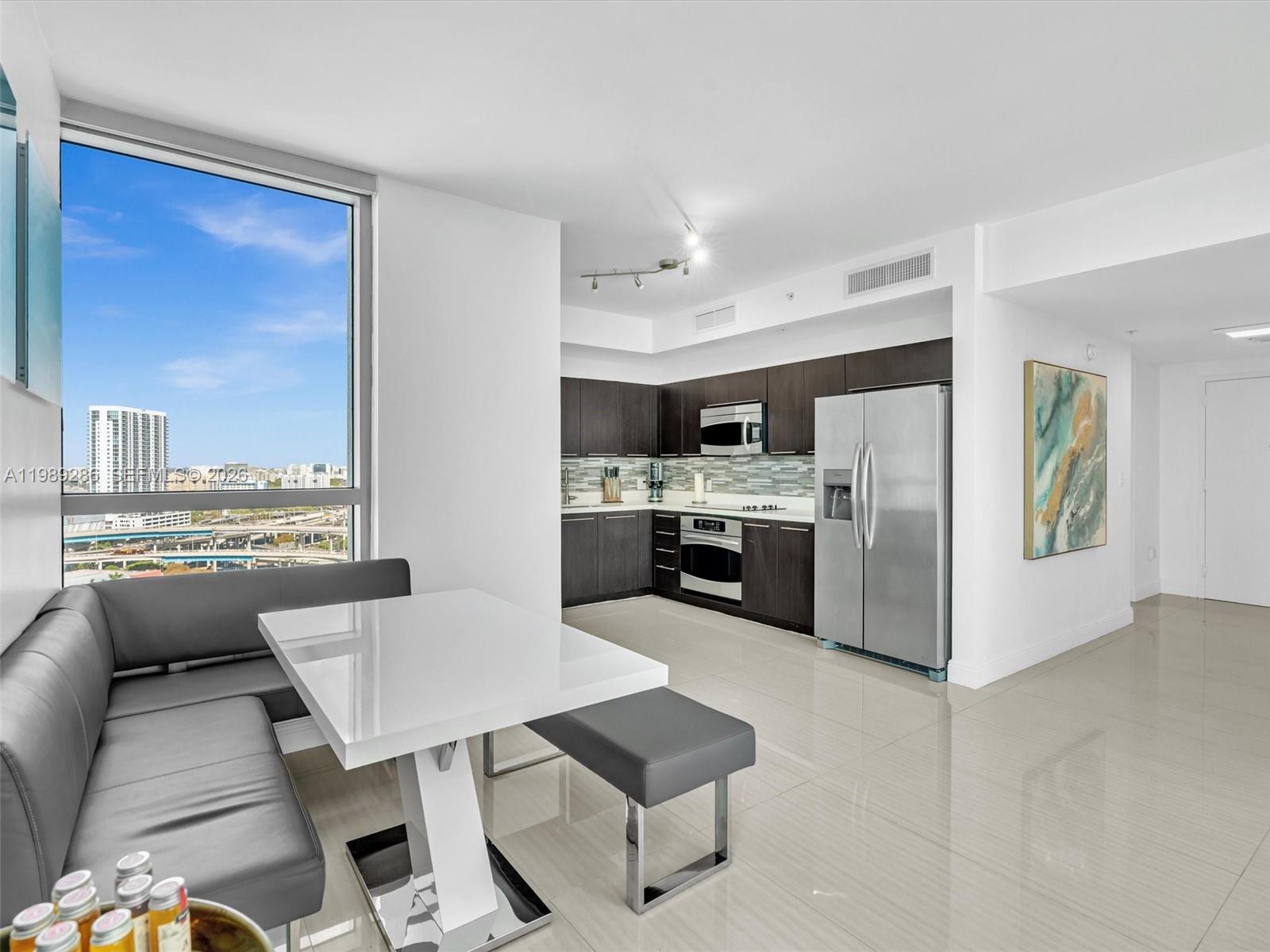 90 Southwest 3rd Street, Unit 2013 Miami, FL 33130 - Photo 26 of 44