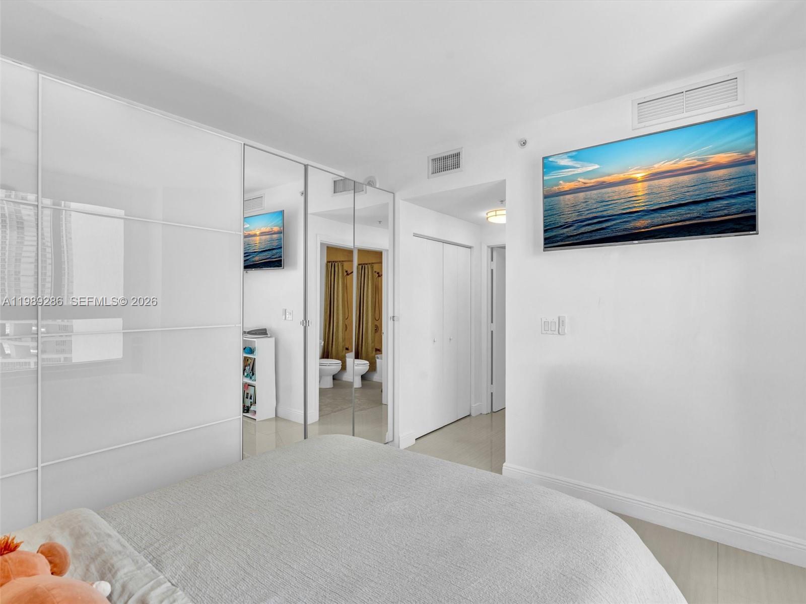 90 Southwest 3rd Street, Unit 2013 Miami, FL 33130 - Photo 37 of 44