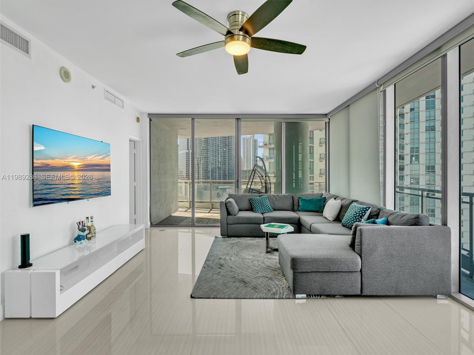 90 Southwest 3rd Street, Unit 2013 Miami, FL 33130 - Photo 10 of 44