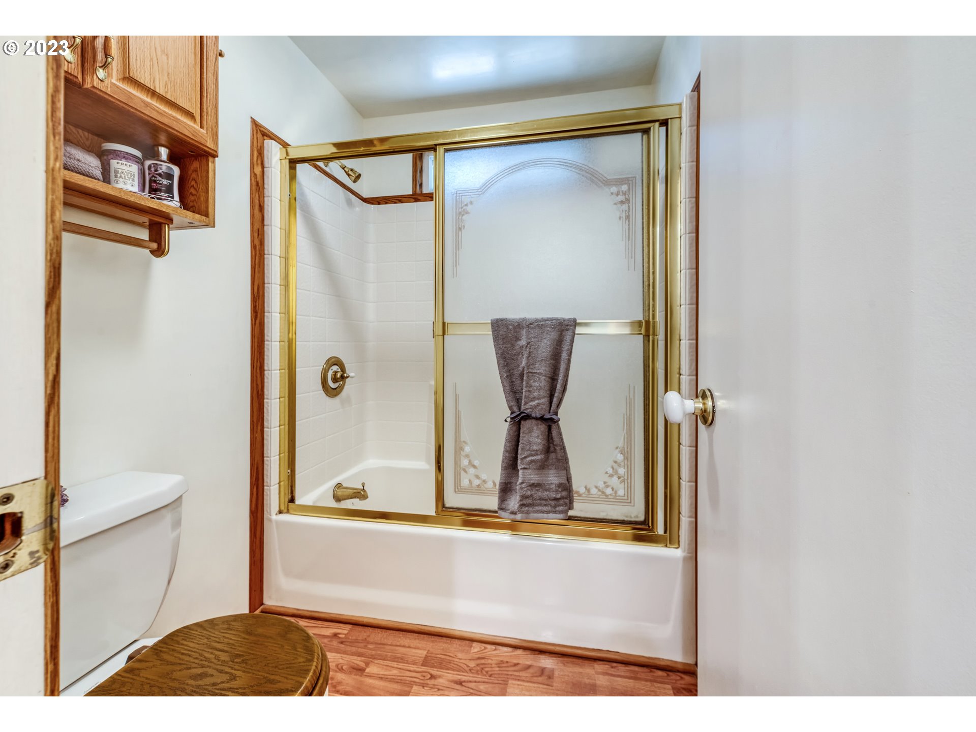 941 Rio Vista Avenue Eugene, OR 97404 - Photo 19 of 27 Bathroom