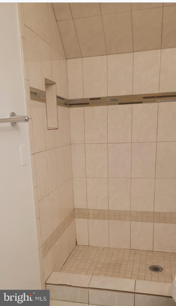 23122 Frederick Road Clarksburg, MD 20871 - Photo 14 of 14 Shower