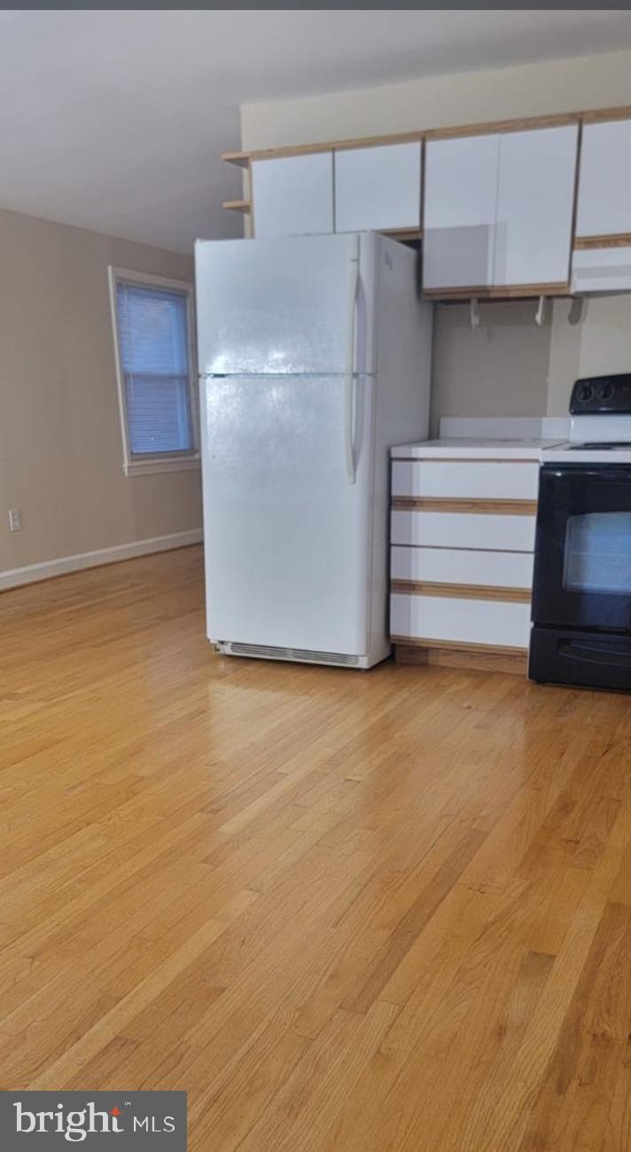 23122 Frederick Road Clarksburg, MD 20871 - Photo 6 of 14 Kitchen and Dining