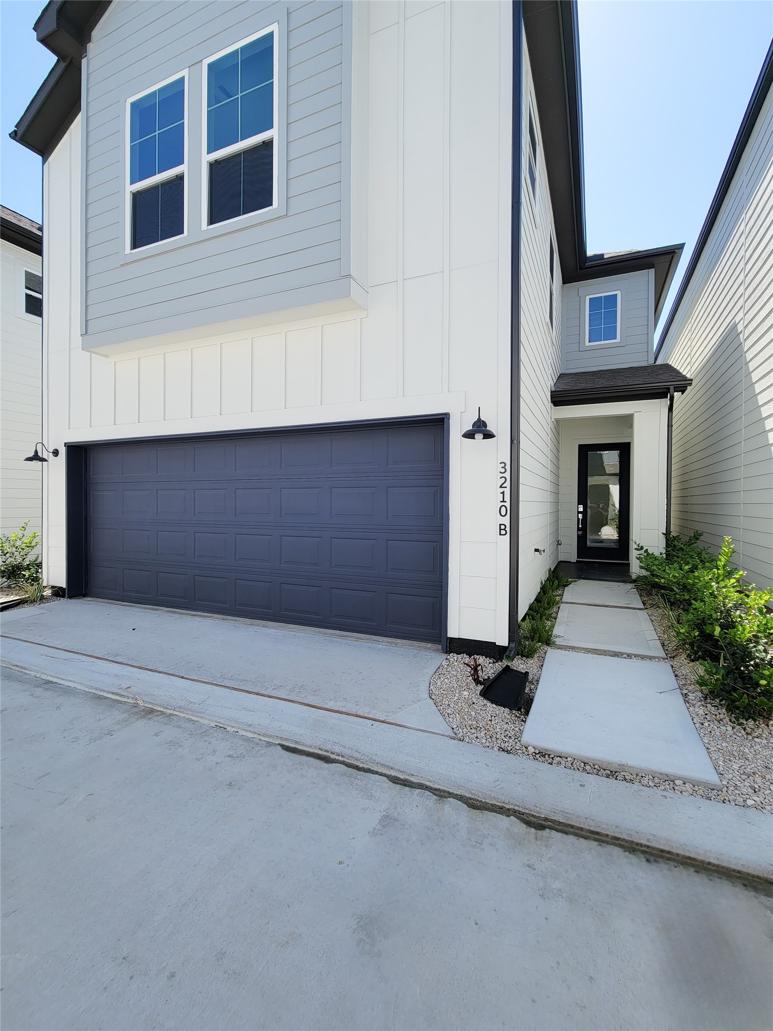 3210 Bostic Street, Unit B Houston, TX 77093 - Photo 4 of 41