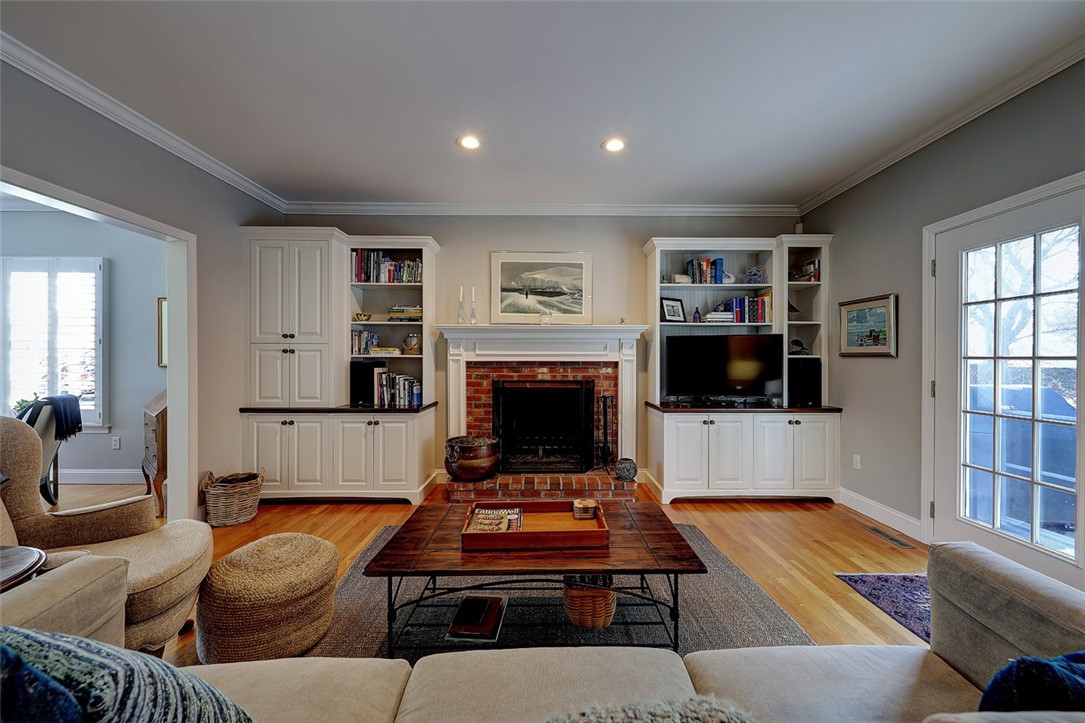 5 Jacobs Point Road Warren, RI 02885 - Photo 12 of 43