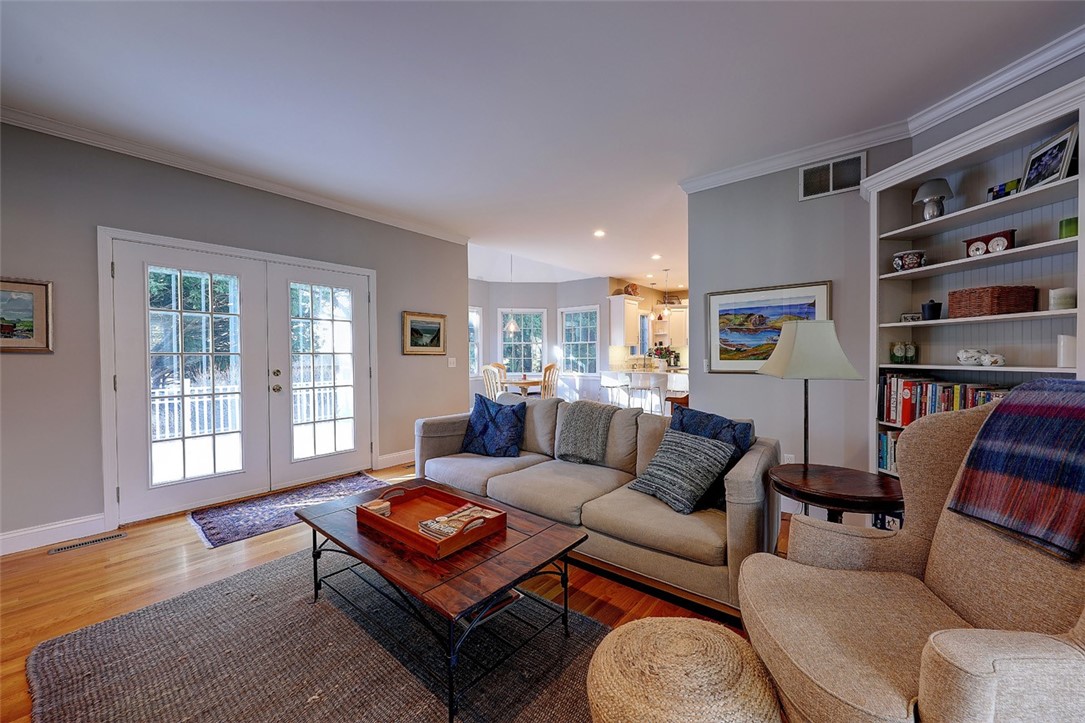5 Jacobs Point Road Warren, RI 02885 - Photo 13 of 43