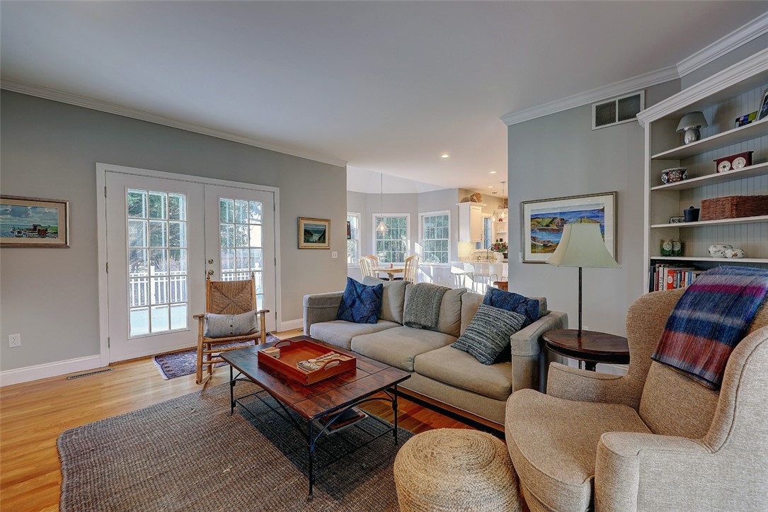 5 Jacobs Point Road Warren, RI 02885 - Photo 10 of 43