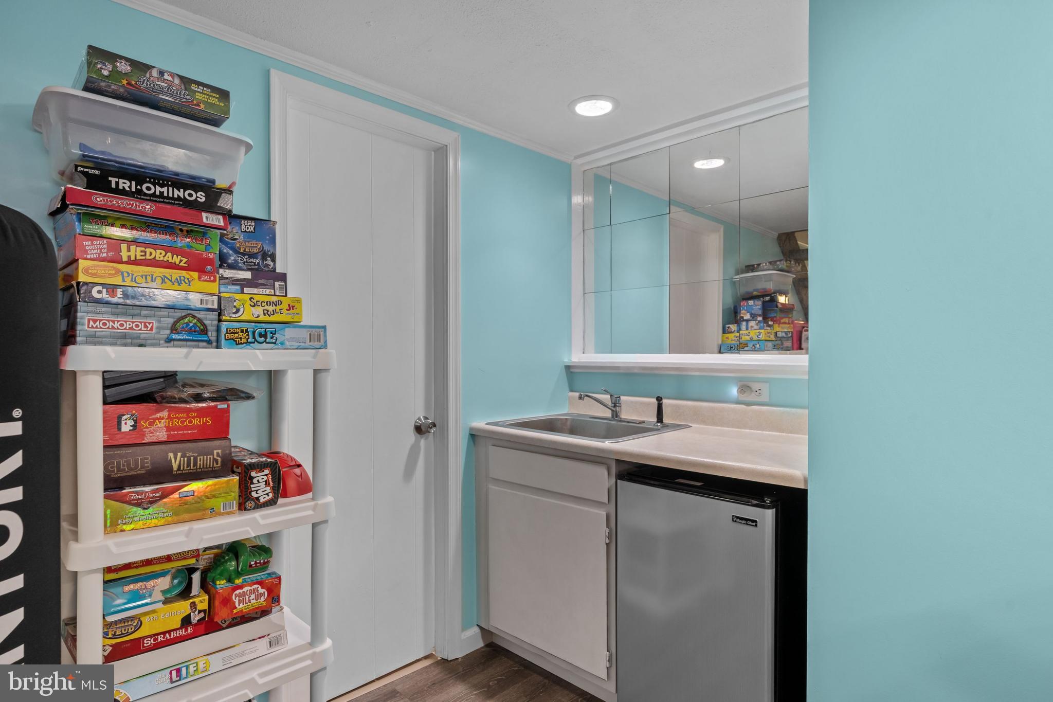 12413 Tyrone Road Philadelphia, PA 19154 - Photo 11 of 31 sink and mini fridge