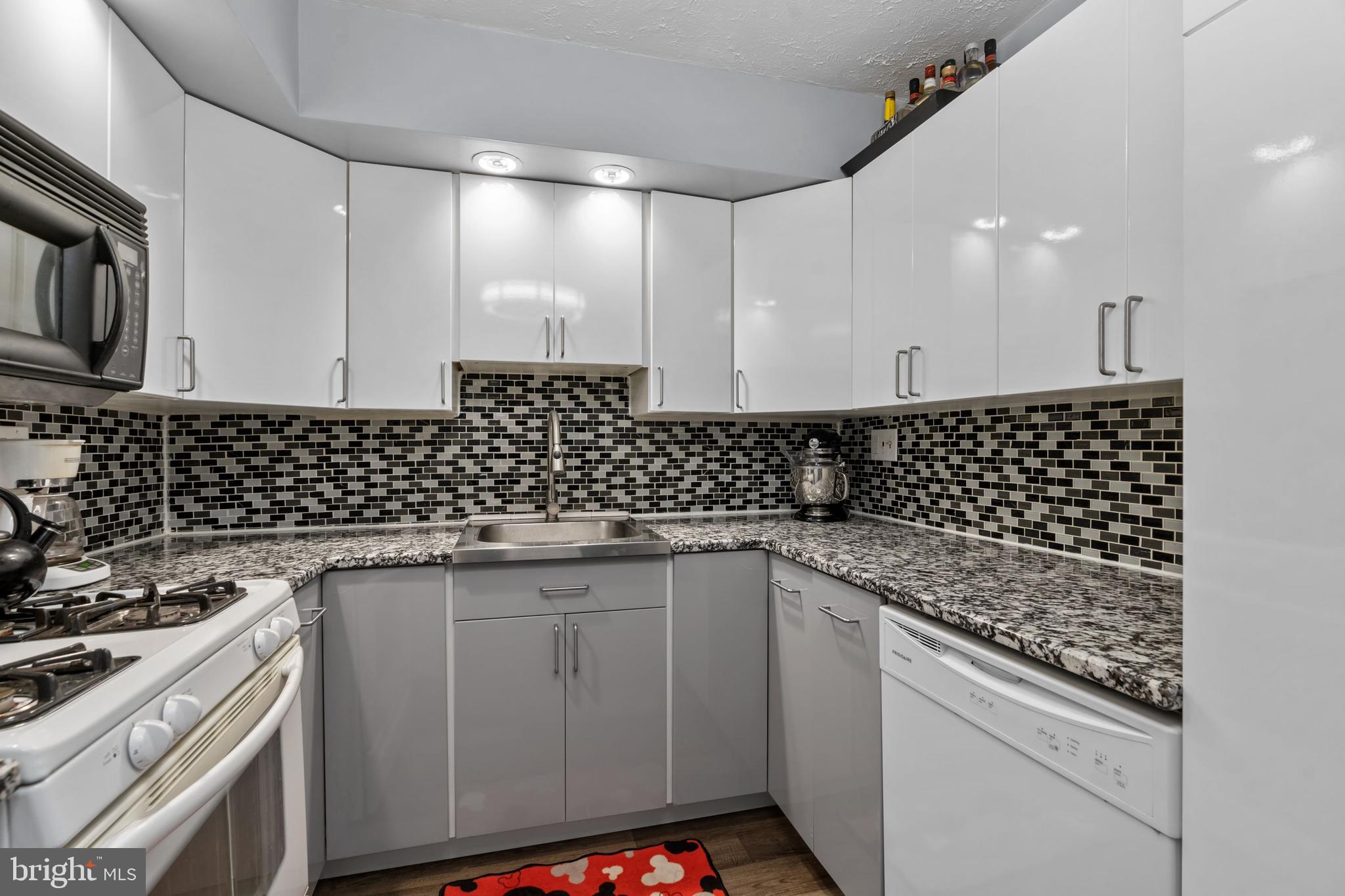 12413 Tyrone Road Philadelphia, PA 19154 - Photo 14 of 31