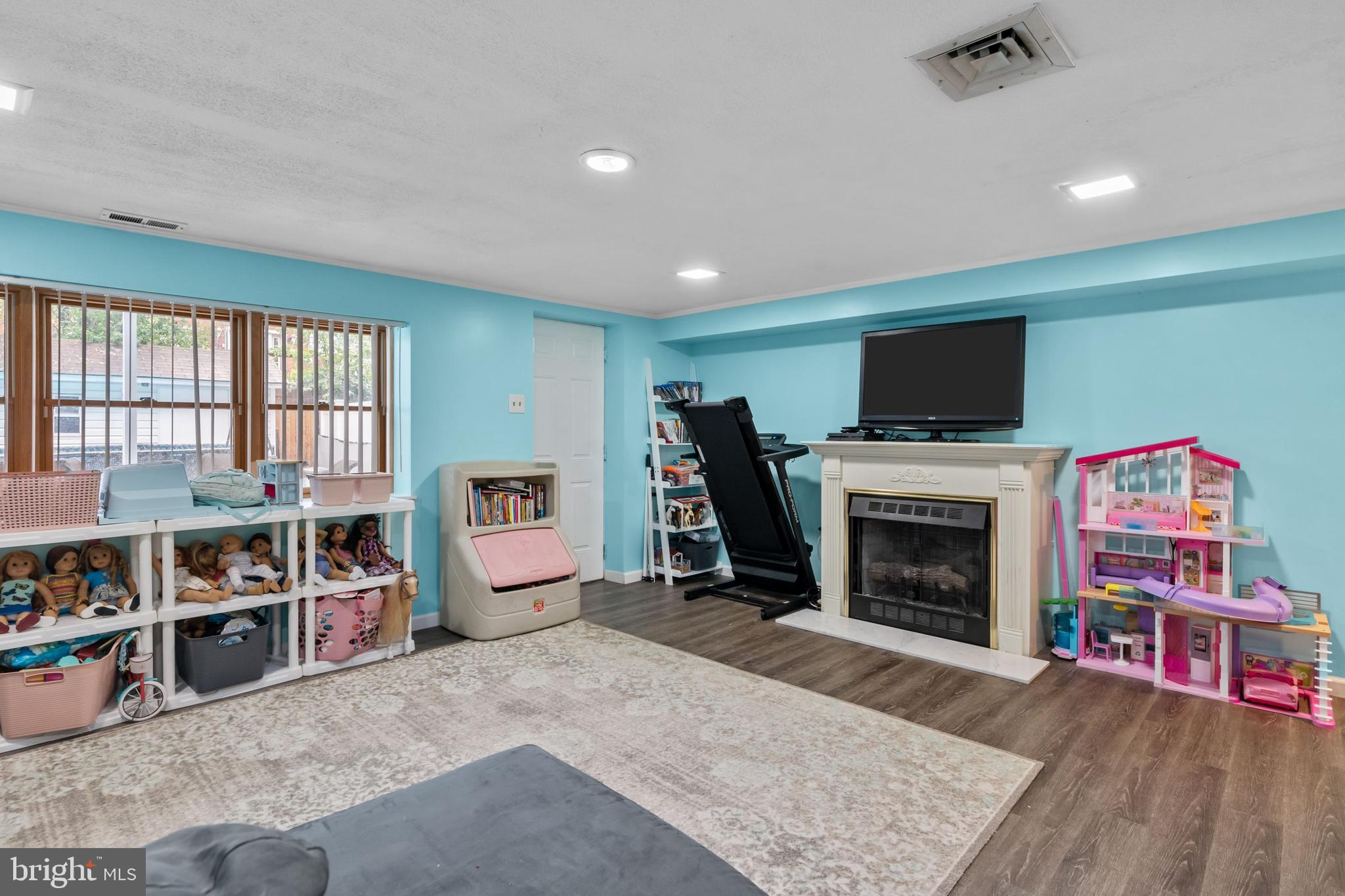 12413 Tyrone Road Philadelphia, PA 19154 - Photo 8 of 31
