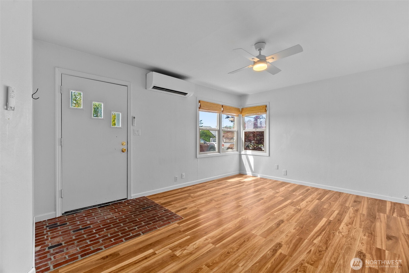 372 Southwest 14th Street Chehalis, WA 98532 - Photo 5 of 15 a bedroom with a bed and a window