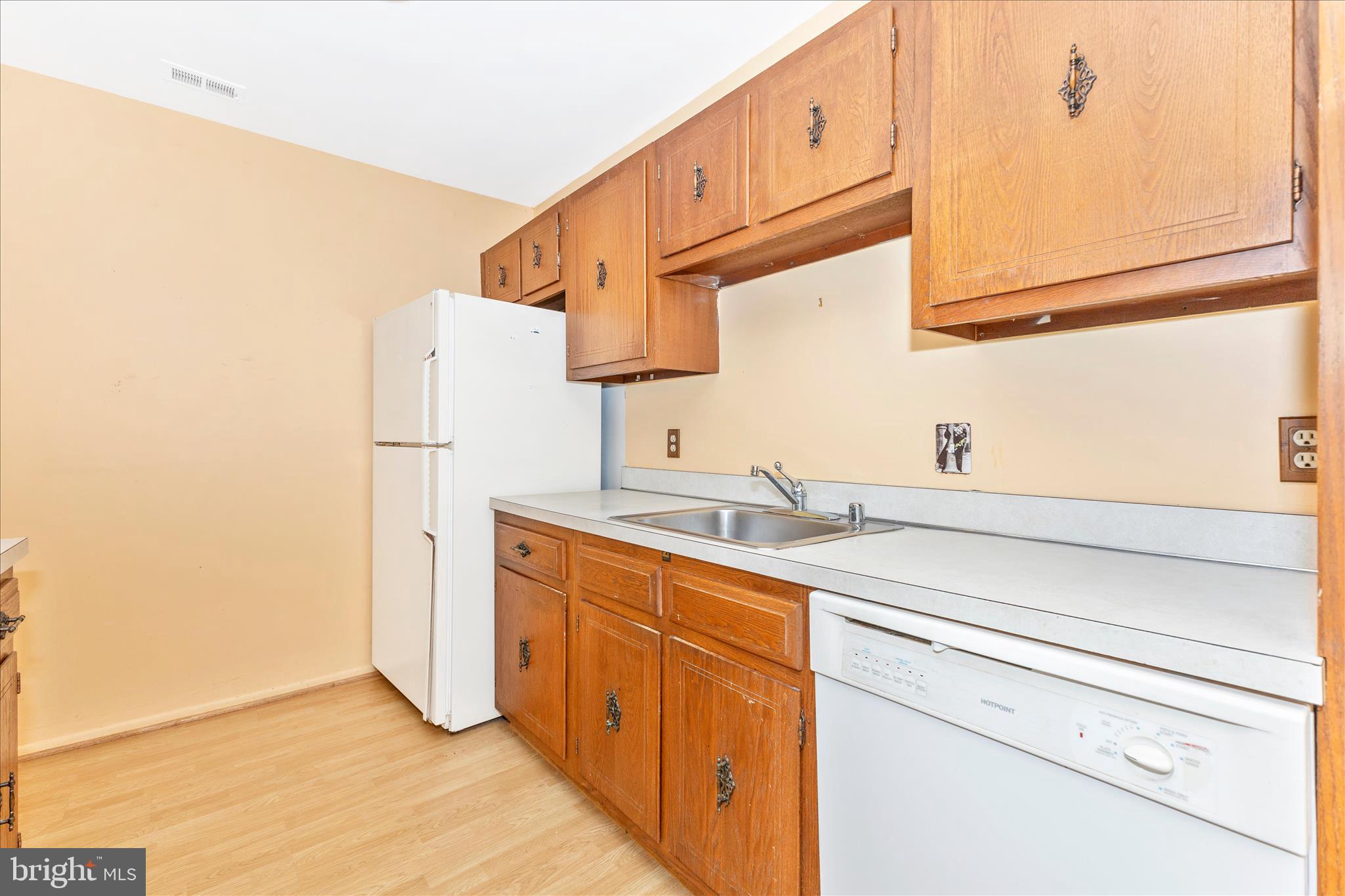 3116 Adderley Court, Unit 245C Silver Spring, MD 20906 - Photo 16 of 73 Kitchen