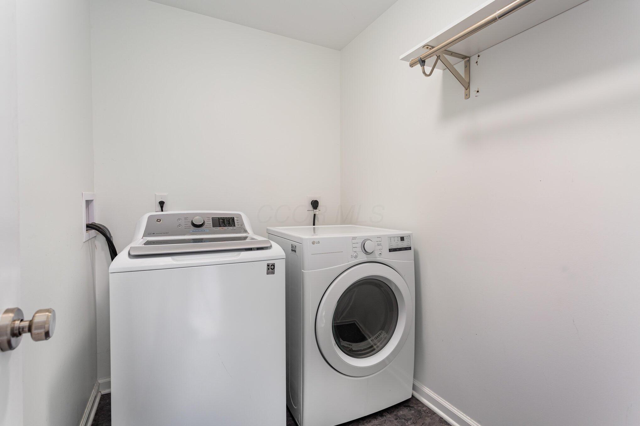 3340 Stringtown Road Northeast Lancaster, OH 43130 - Photo 20 of 27 Spacious main level laundry.