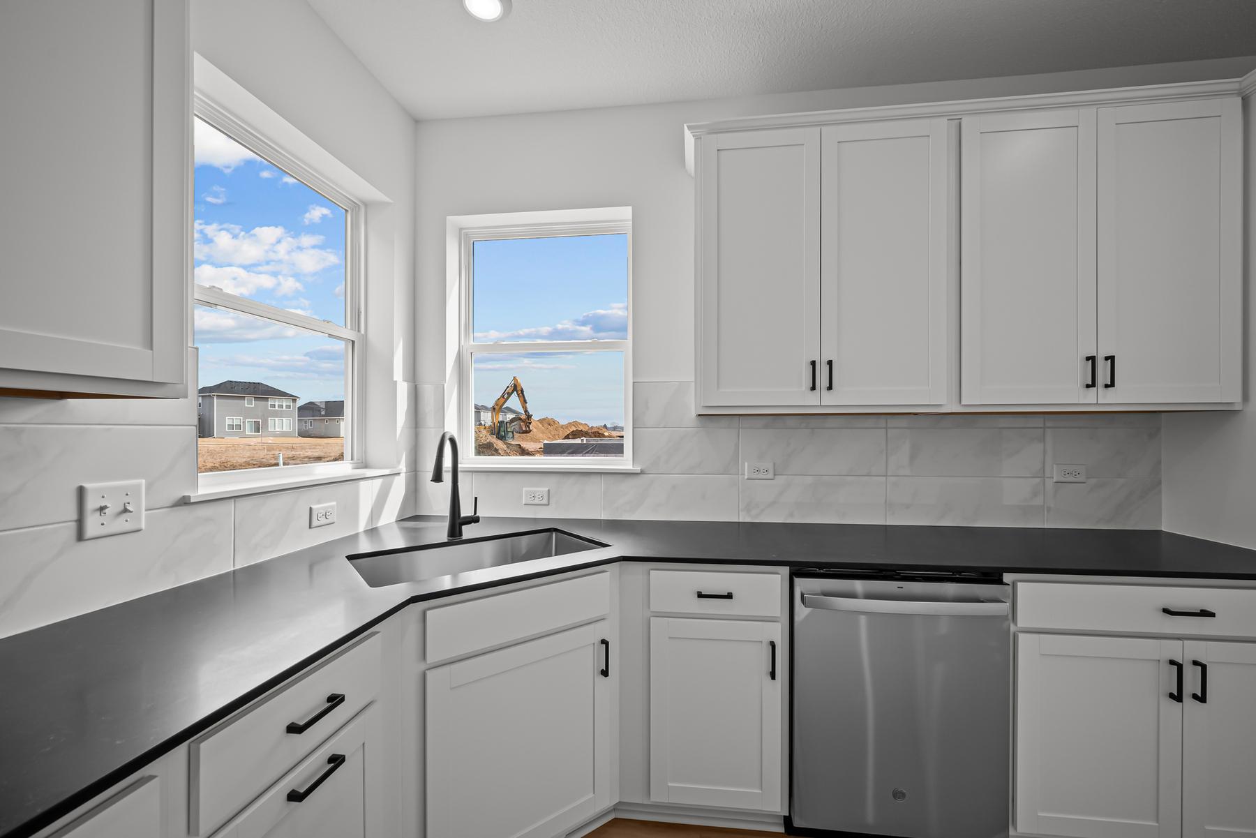 3067 Trinity Drive Shakopee, MN 55379 - Photo 4 of 30