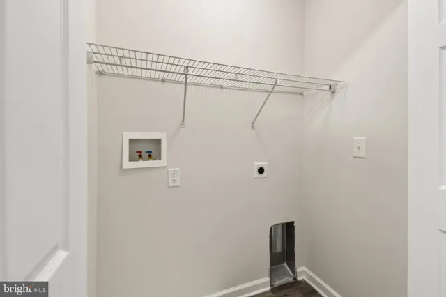 a view of a garage room