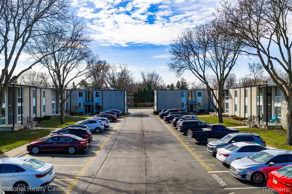 4030 West 13 Mile Road, Unit J2 Royal Oak, MI 48073 - Photo 11 of 11