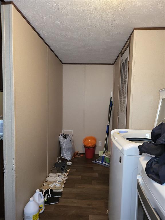 9571 Paula Street Keithville, LA 71047 - Photo 5 of 16 Full size laundry room with extra space if you need it for a fridge or freezer.