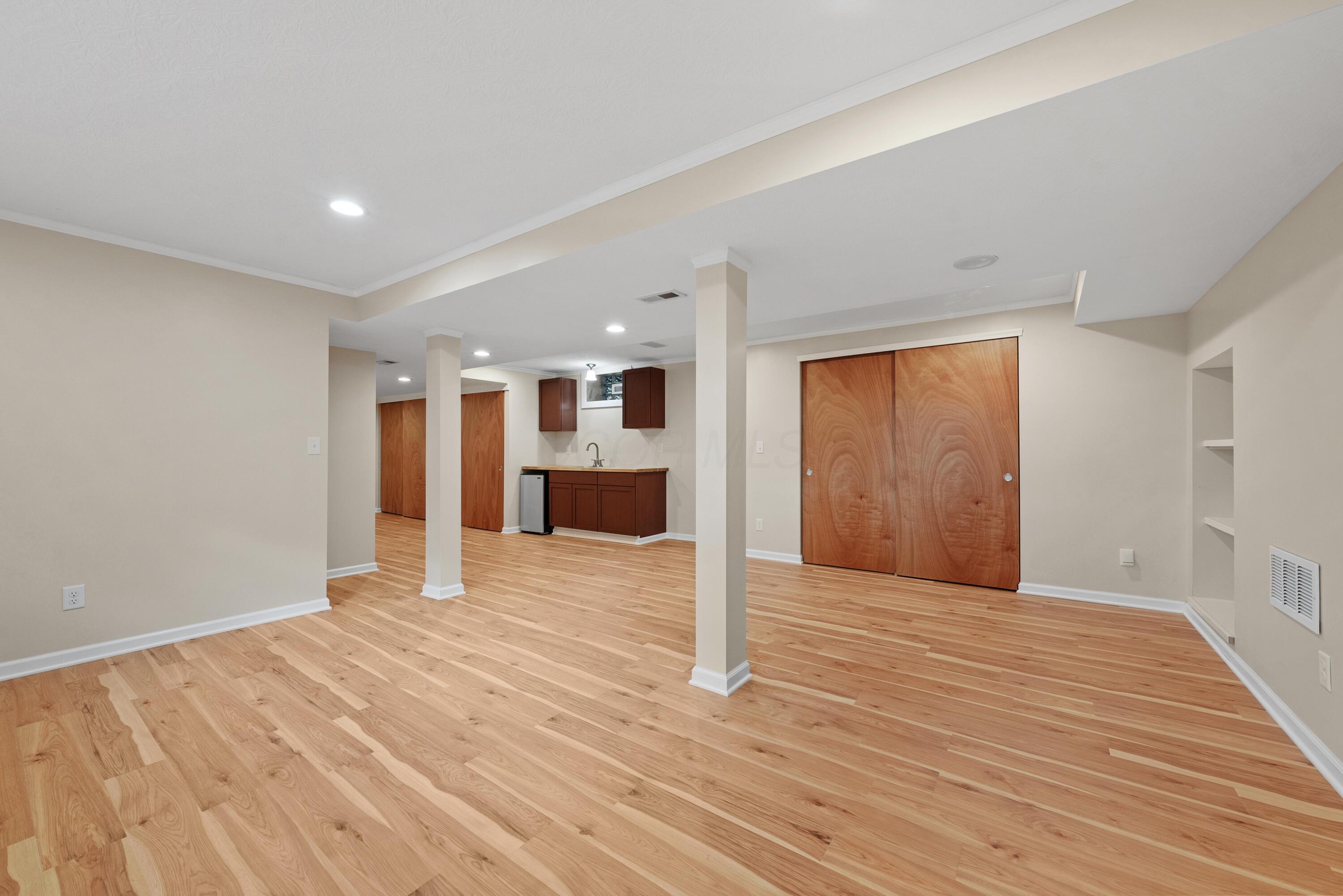 8106 Clouse Road New Albany, OH 43054 - Photo 14 of 47 The LL offers an additional 1,000+ square feet of living space and was finished in recent years.