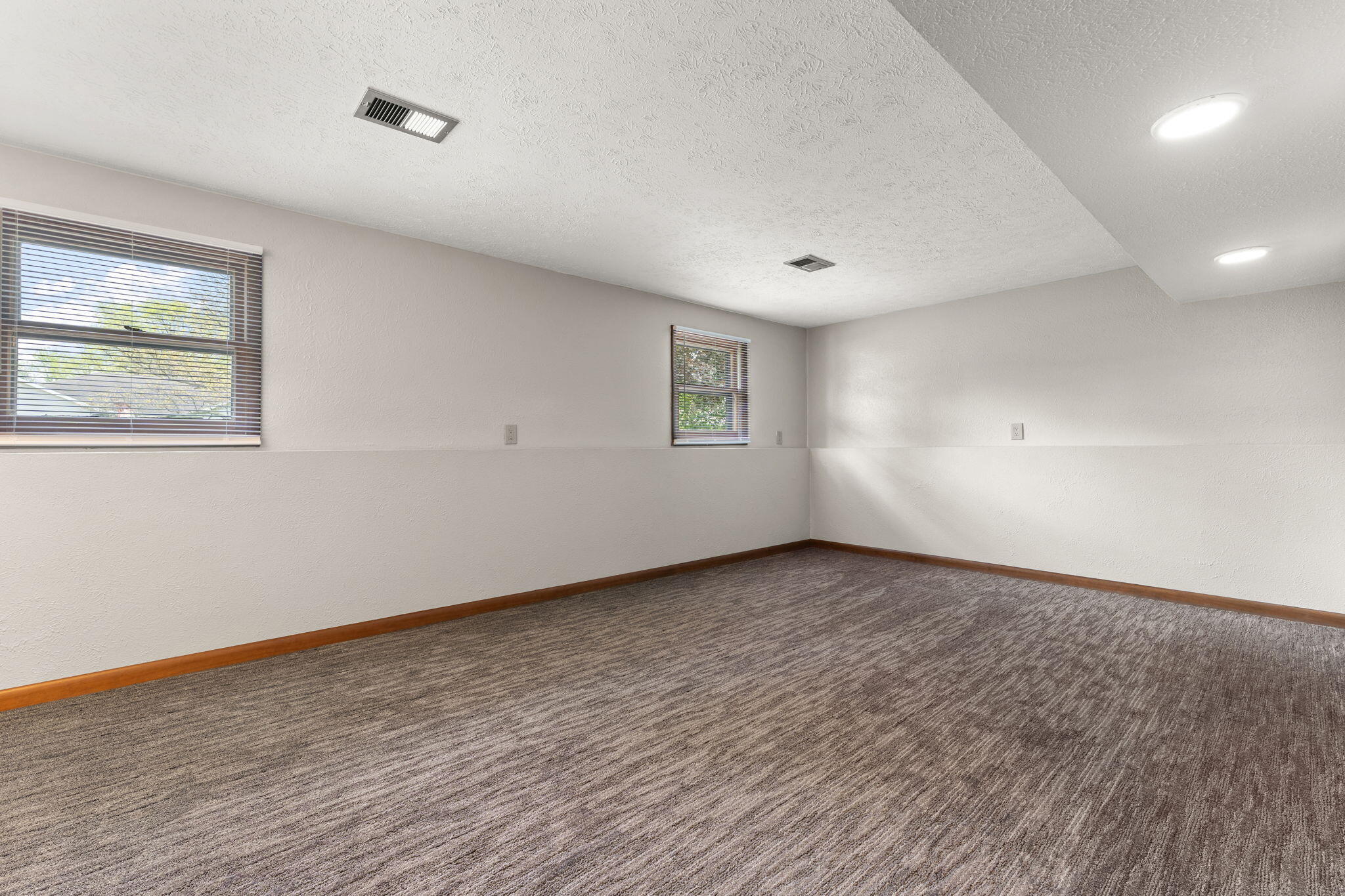 55944 Buckeye Road Mishawaka, IN 46545 - Photo 26 of 38 2048x1365