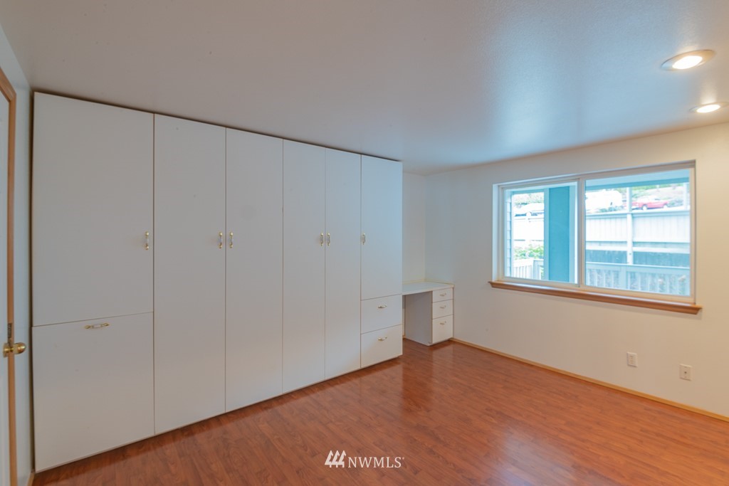 1127 Wheaton Way, Unit B2 Bremerton, WA 98310 - Photo 15 of 28