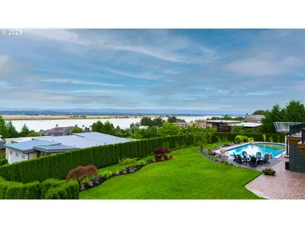 a view of an outdoor space and a yard