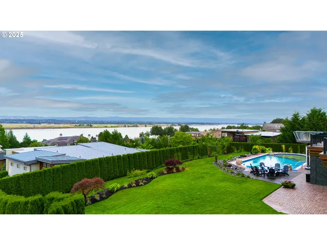 a view of an outdoor space and a yard