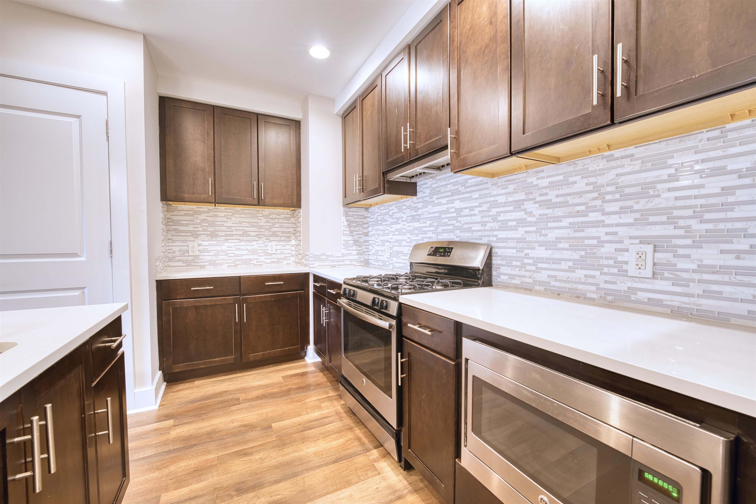 1040 John F. Kennedy Boulevard, Unit 504 Bayonne, NJ 07002 - Photo 4 of 37