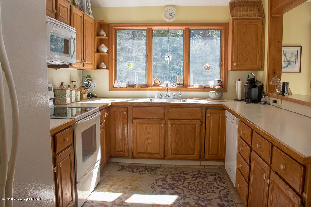 402 Sawmill Road Pocono Lake, PA 18347 - Photo 11 of 42 kitchen