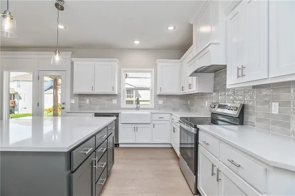 $634,950 | 2714 West Park Street, Olathe, KS 66061