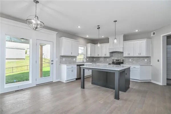 $634,950 | 2714 West Park Street, Olathe, KS 66061