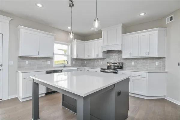 $634,950 | 2714 West Park Street, Olathe, KS 66061