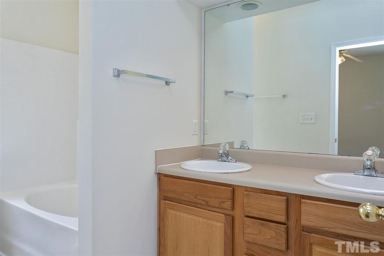 2712 Hope Diamond Court Raleigh, NC 27610 - Photo 16 of 30