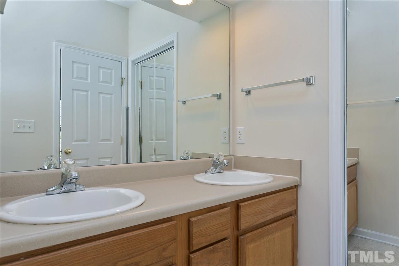 2712 Hope Diamond Court Raleigh, NC 27610 - Photo 17 of 30
