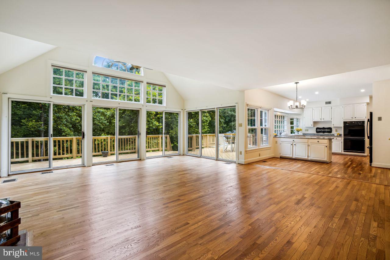 Family Room, Conservatory  Kitchen Lot of Windows
