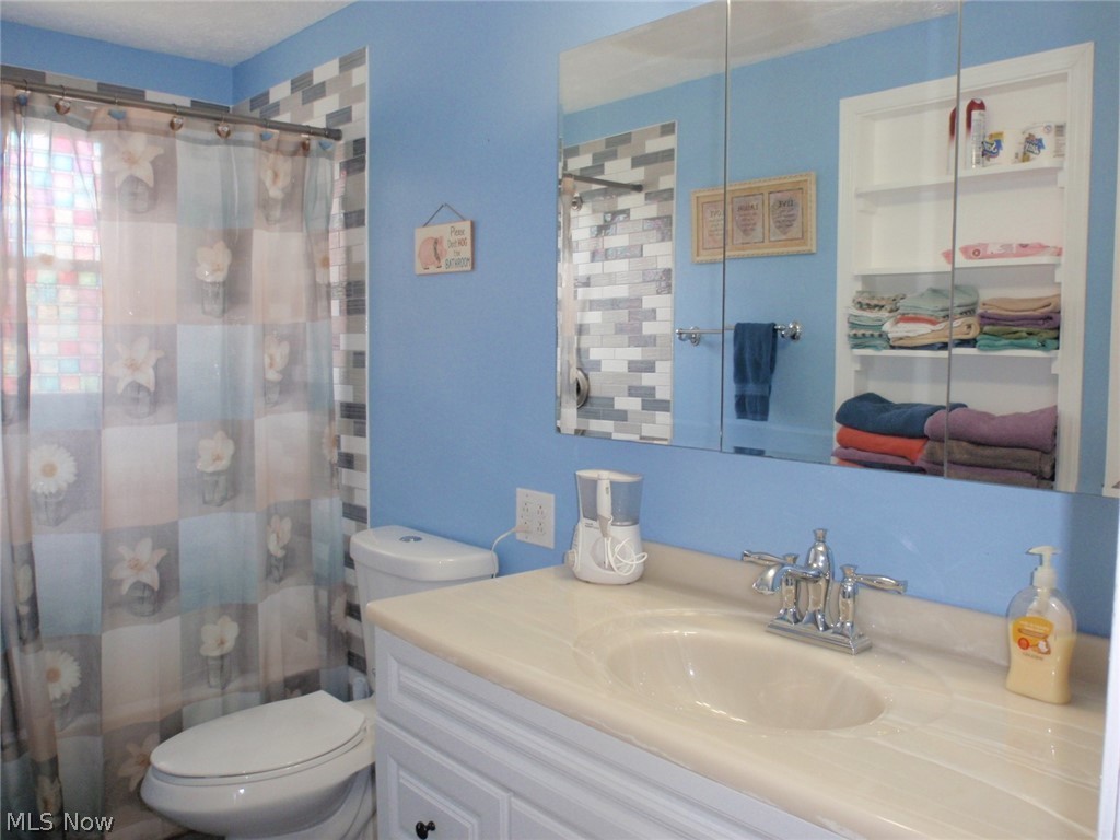 880 Harris Road Sheffield Lake, OH 44054 - Photo 11 of 27 Gallery Image 11