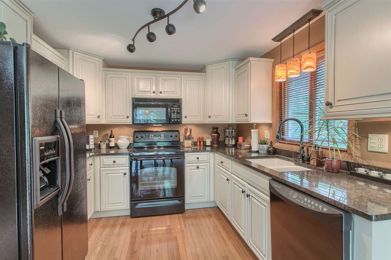 36 Atkinson Road, Unit RIGHT Salem, NH 03079 - Photo 8 of 28