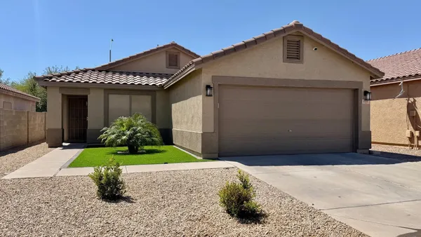 $1,800 | 686 West Kingman Loop, Casa Grande, AZ 85122