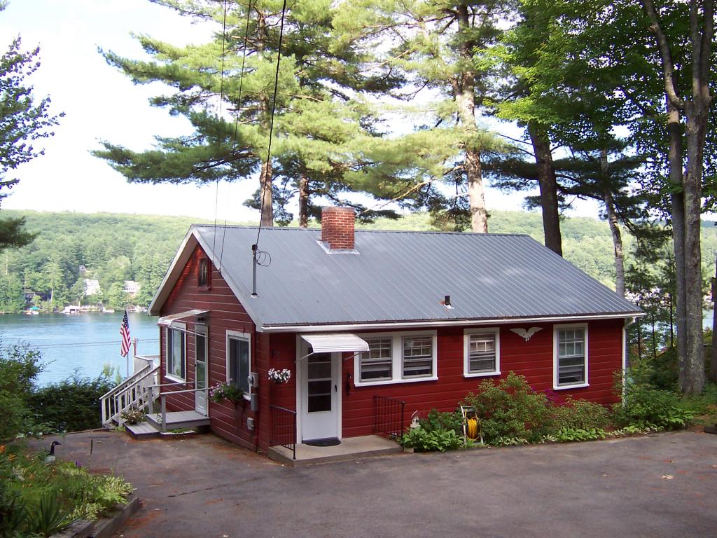 160 Spring Street Alton, NH 03810 - Photo 1 of 28