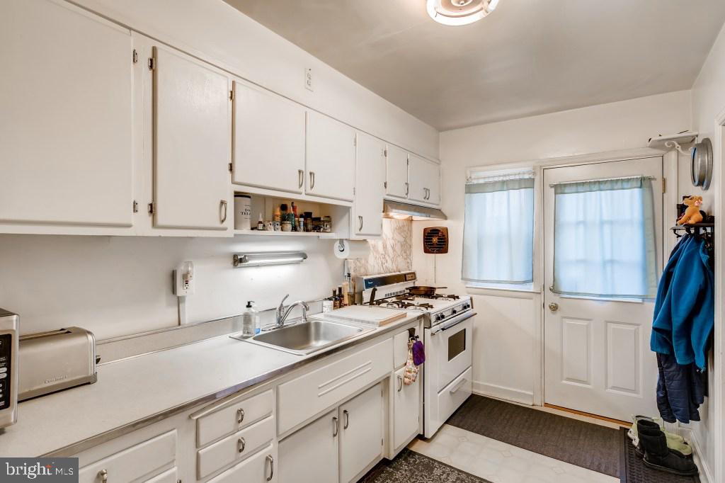 905 Radcliffe Road Baltimore, MD 21204 - Photo 4 of 11 Gallery Image 4