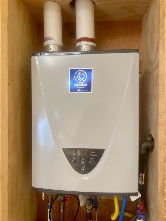 69 Keddy Street Springfield, MA 01109 - Photo 14 of 15