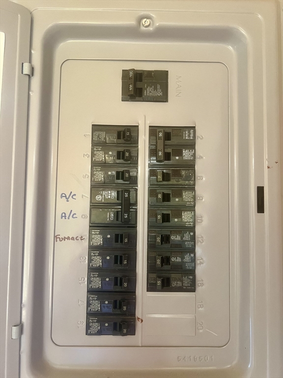 69 Keddy Street Springfield, MA 01109 - Photo 15 of 15 a bathroom with a shower