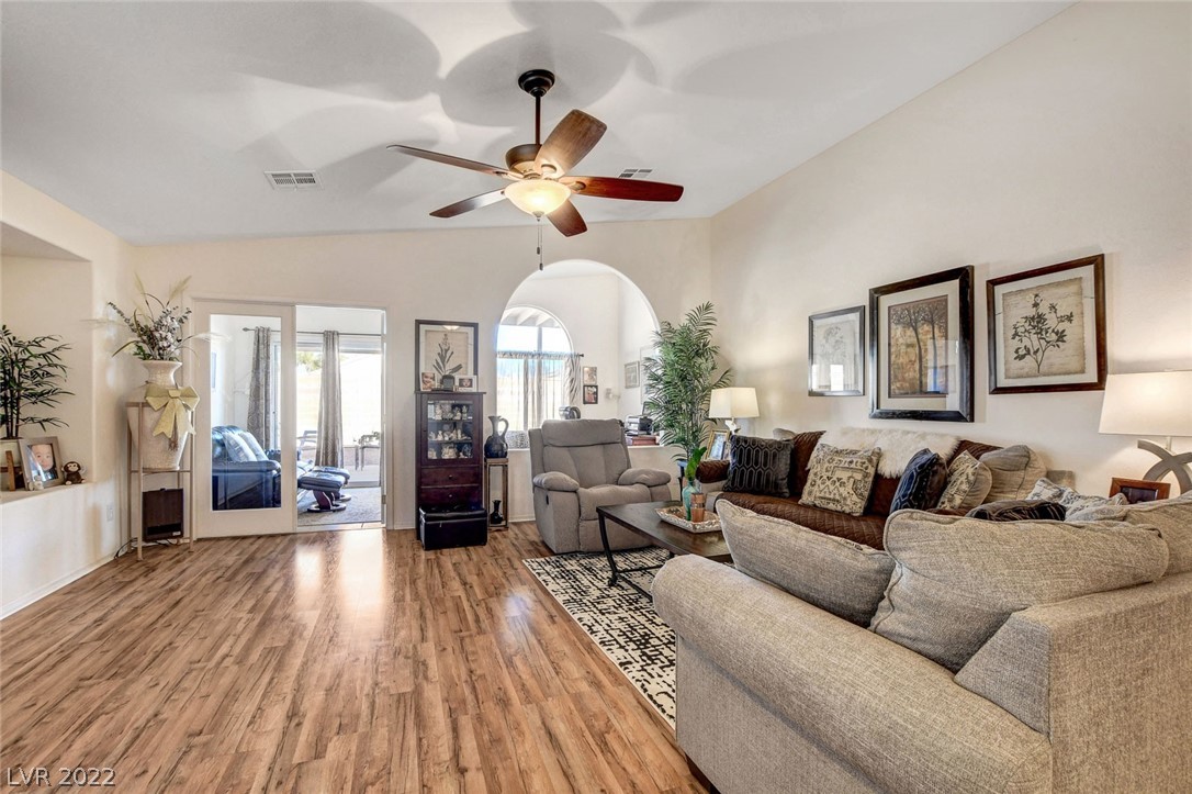 4524 Silverwind Road North Las Vegas, NV 89031 - Photo 8 of 25 Gallery Image 8