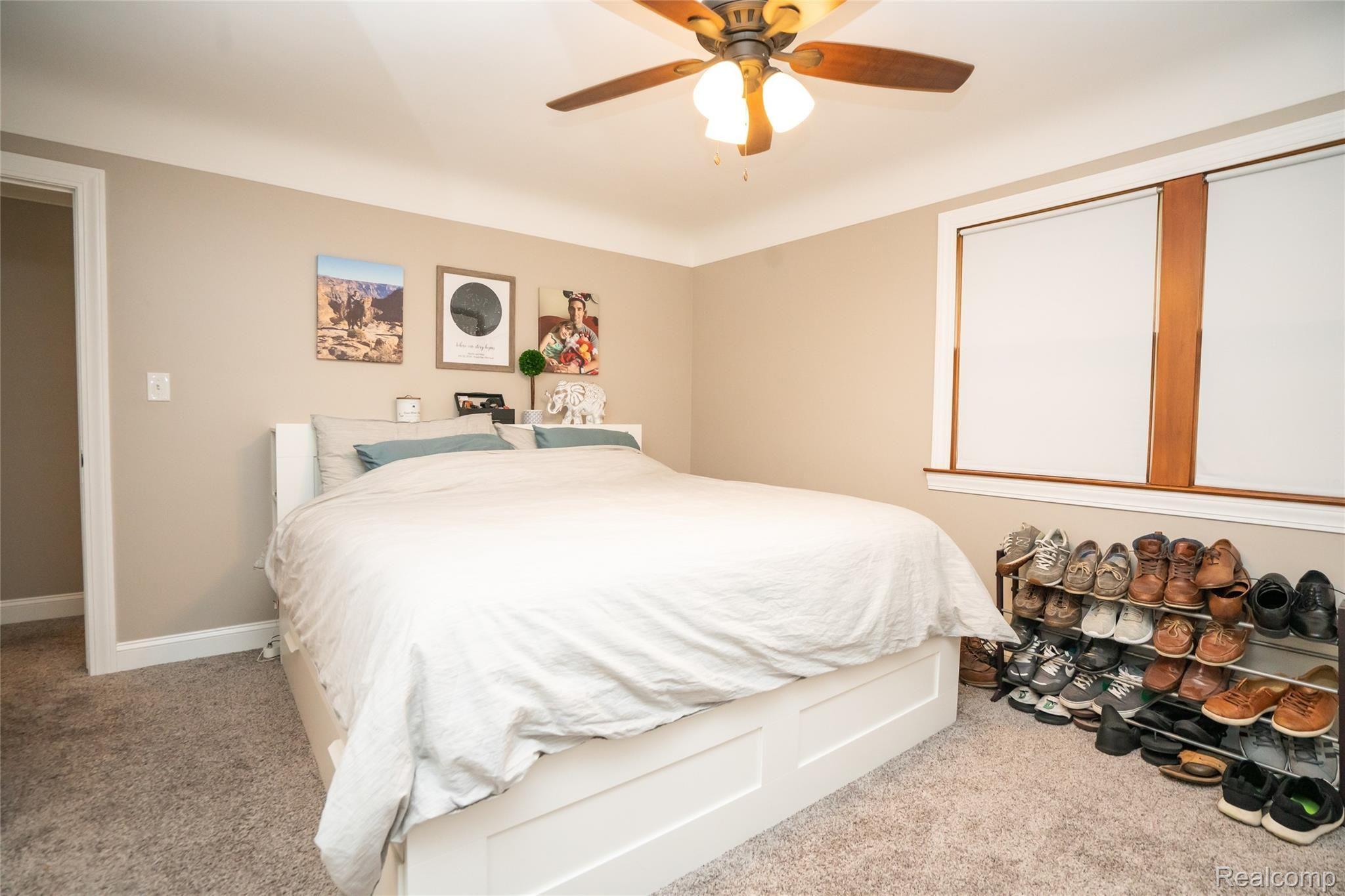 32206 Schoenherr Road Warren, MI 48088 - Photo 18 of 31 DSC00822.jpg