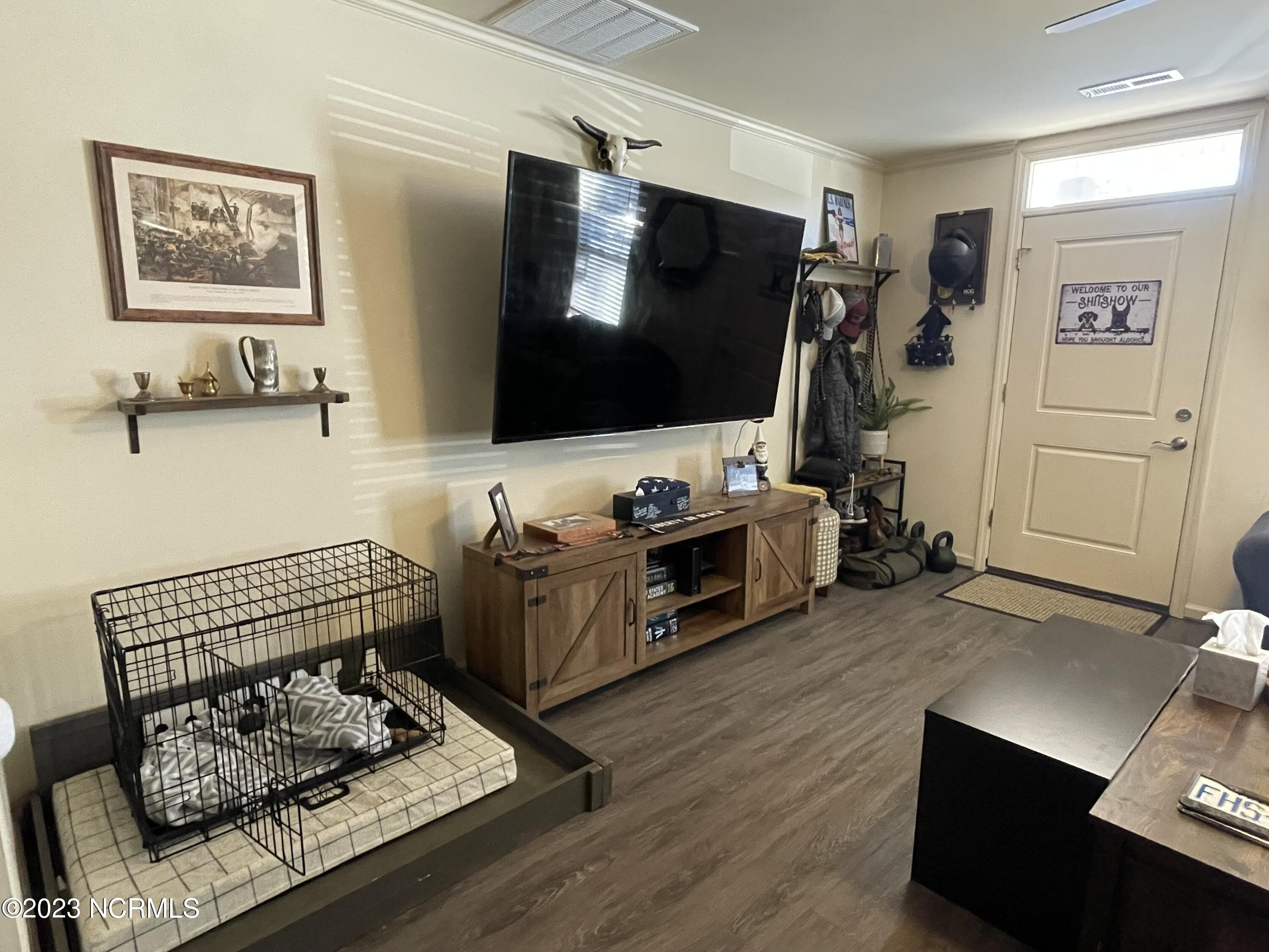 412 Sullivan Loop Road Midway Park, NC 28544 - Photo 2 of 7 Living Room