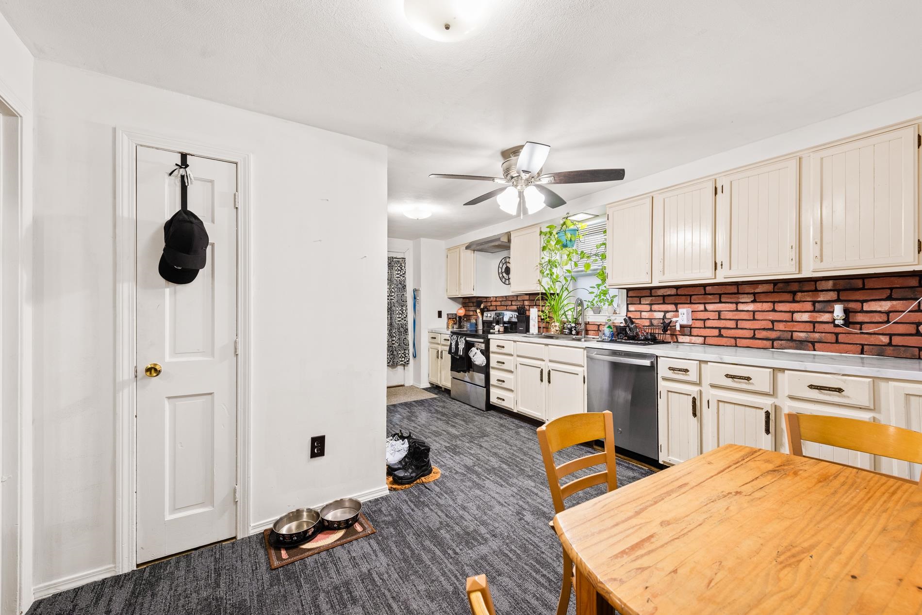 162 Bowman Street Manchester, NH 03102 - Photo 11 of 40