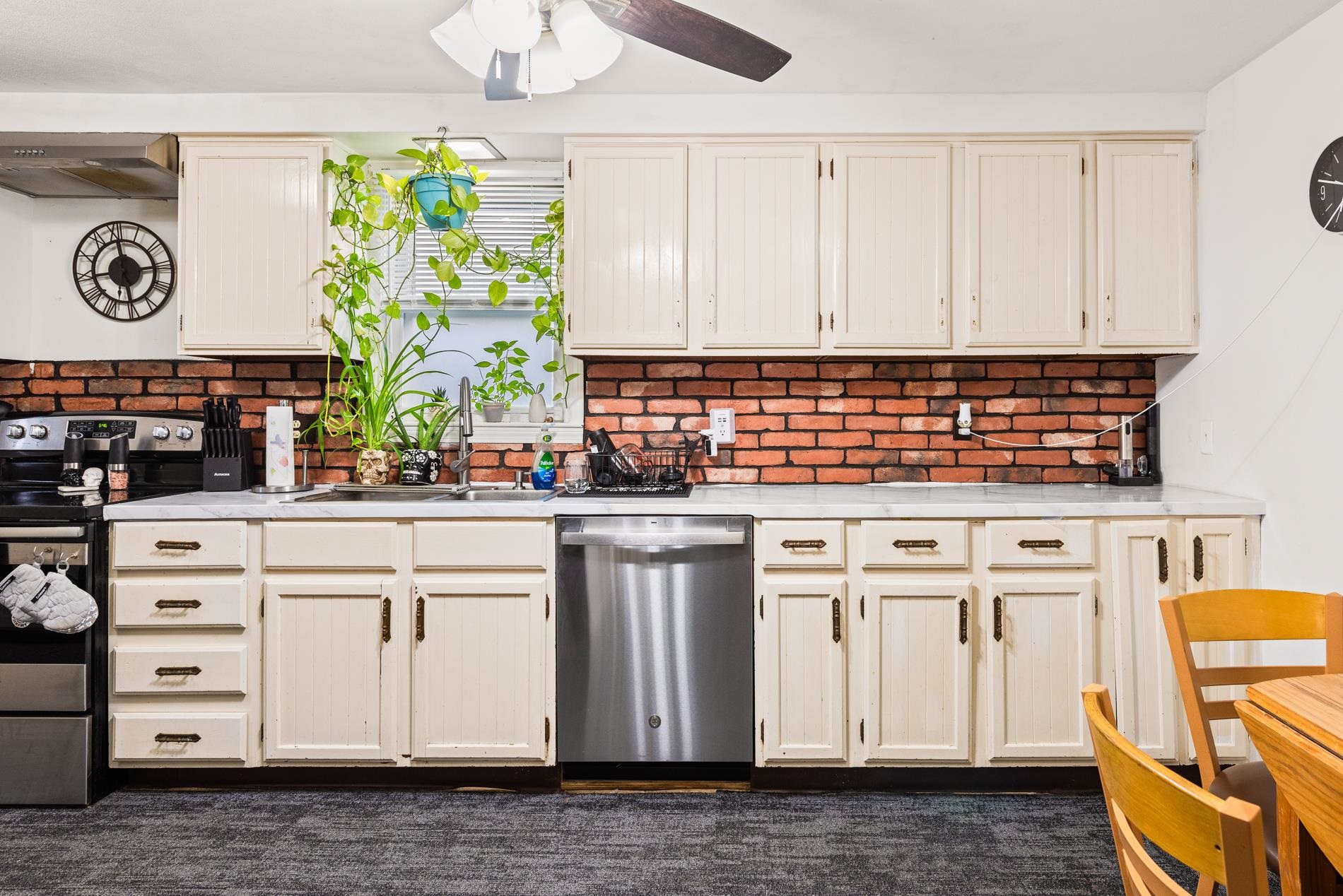 162 Bowman Street Manchester, NH 03102 - Photo 12 of 40