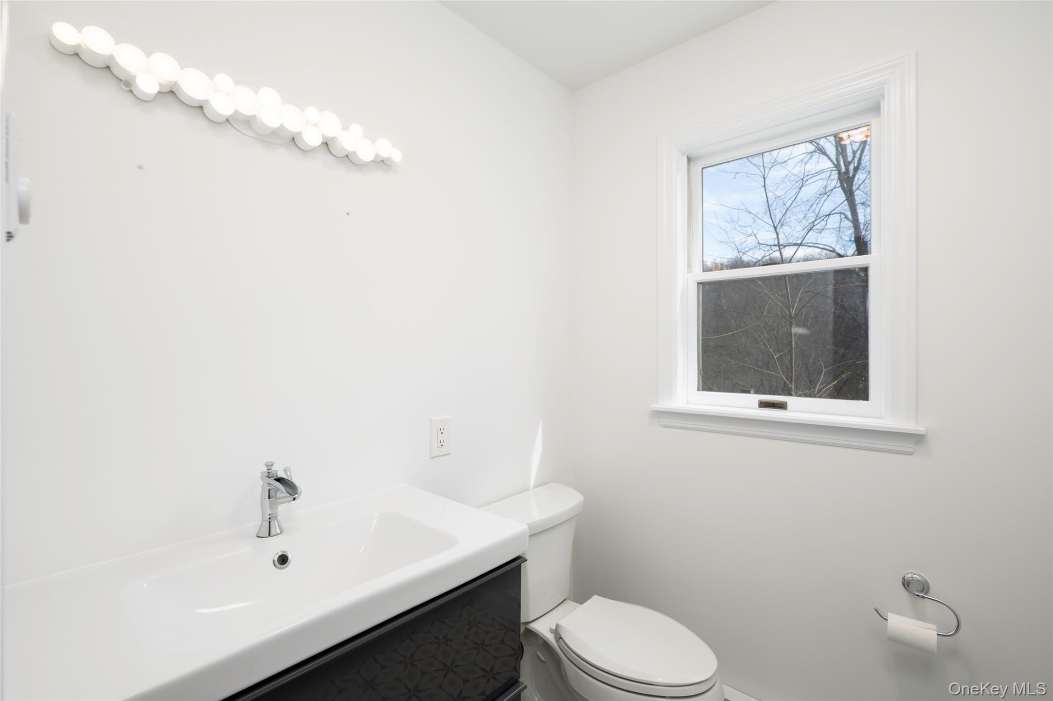 41 Chapman Road Garrison, NY 10524 - Photo 11 of 20 First floor half bath