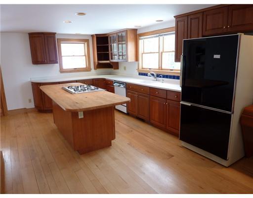 982 Cross Point Road Edgecomb, ME 04556 - Photo 4 of 15 Kitchen.