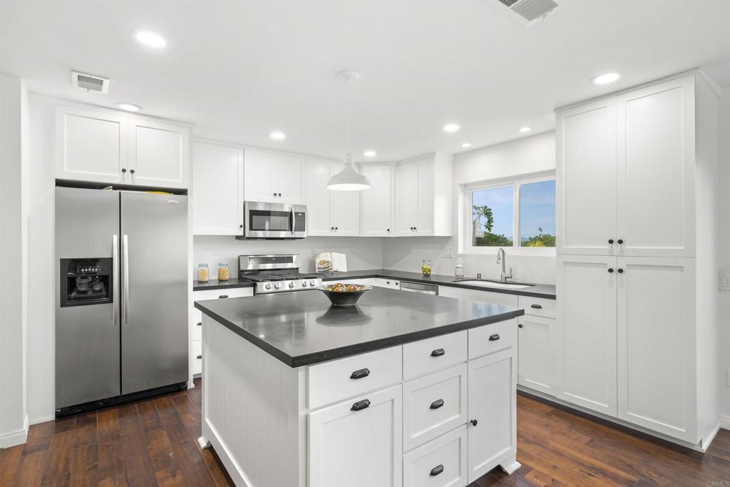 17415 Valle Verde Road Poway, CA 92064 - Photo 19 of 61