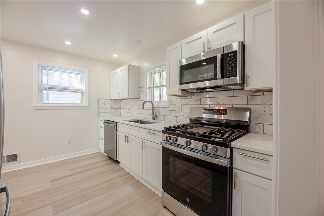 767 Carter Street Rochester, NY 14621 - Photo 12 of 33