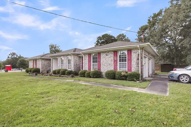 $299,000 | 8556 Vistavia Road, North Charleston, SC 29406